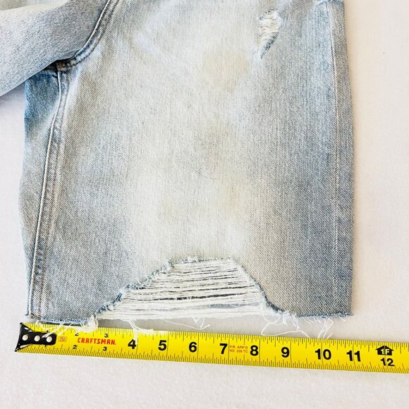 Express Women's 90s High Rise Distressed Belted Blue Denim Bermuda Size 4 NWOT - Picture 11 of 12